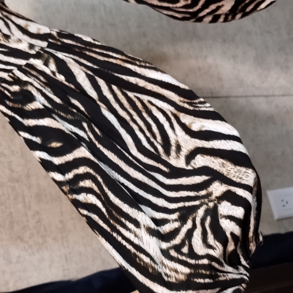 EUC Women's Fate Blouse - Picture 12 of 16
